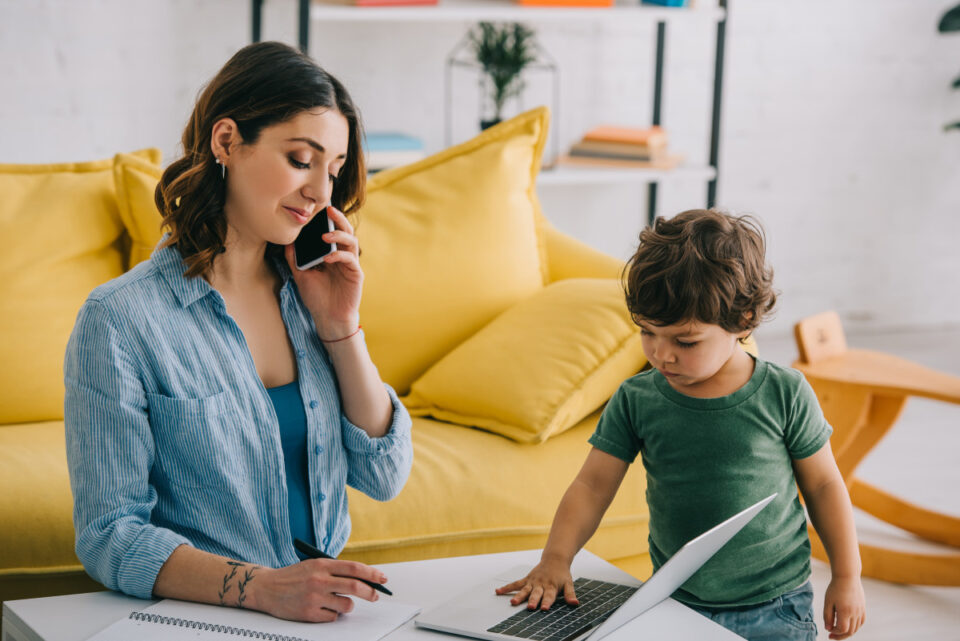Comment faire comprendre à un enfant de ne pas toucher